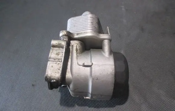 BMW 1 E81 E87 Oil filter mounting bracket B8316000 32018