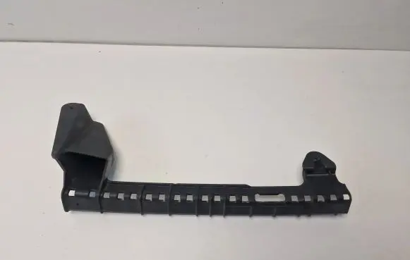 Audi Q7 4L Rear door windshield rail 4L0839068