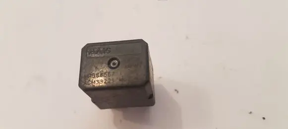Mitsubishi Pajero Other relay MR588567