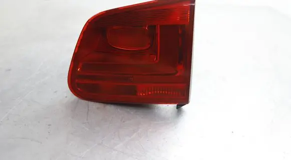 Volkswagen Tiguan Tailgate rear/tail lights 5N0945094H 5N0945310