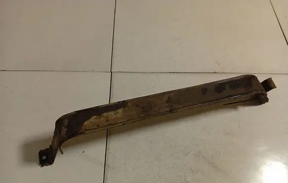 Opel Astra H Fuel tank mounting bracket