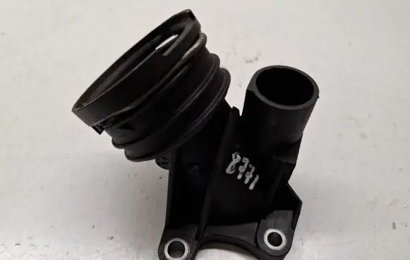 Mercedes-Benz SL AMG R231 Engine coolant pipe/hose 2762000256 A2762000256