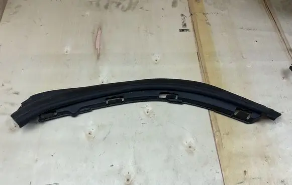 BMW X1 U11 Engine compartment rubber 4111 51769883430 9883430
