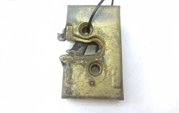 Volkswagen Golf I Front door lock 171837016F