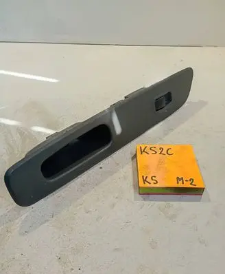 Mitsubishi Space Wagon Electric window control switch MR330736