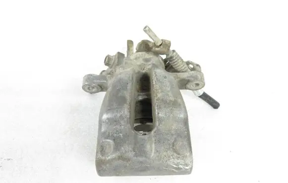 Opel Zafira A Rear brake caliper 