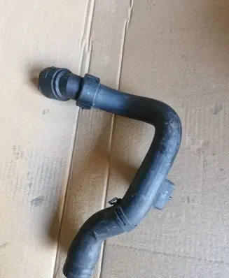 Audi A4 S4 B7 8E 8H Engine coolant pipe/hose 8E0121101C PA66GF30