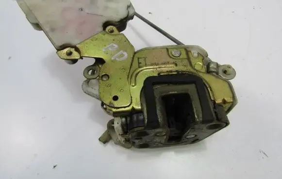 Ford Maverick Front door lock 