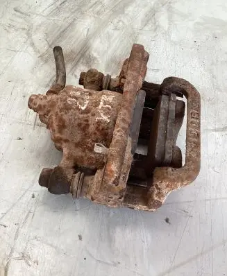Nissan X-Trail T30 Rear brake caliper