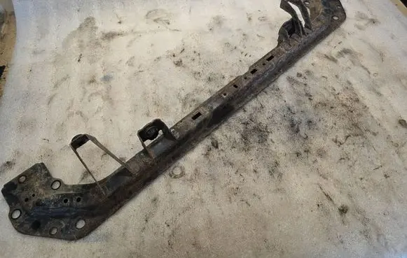 Nissan Rogue Bottom radiator support slam panel