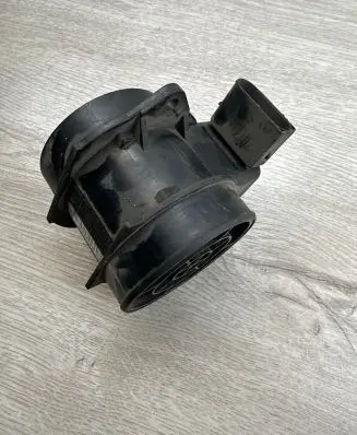 Volvo S40, V40 Mass air flow meter 30611533 60221124 5WK9624