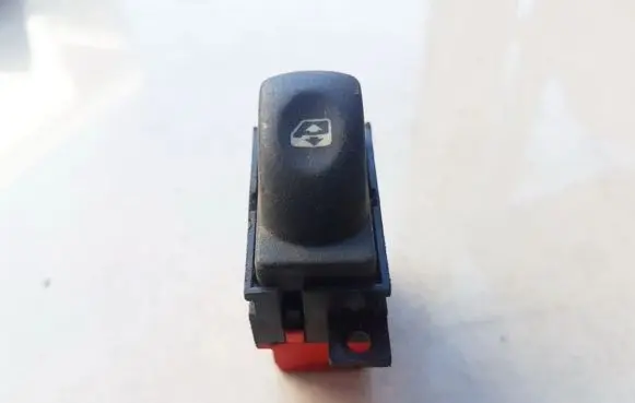 Renault Laguna I Electric window control switch