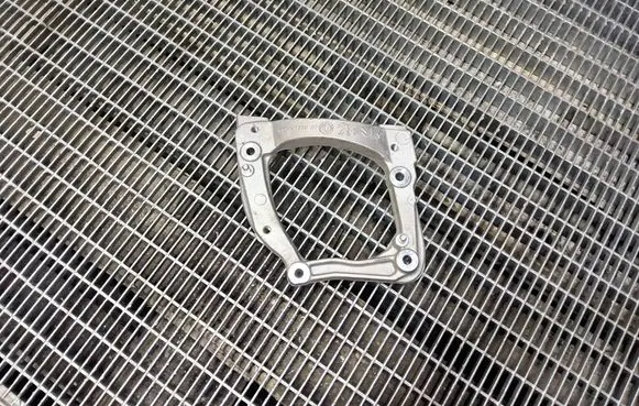 Citroen C4 III e-C4 A/C compressor mount bracket 9826641380
