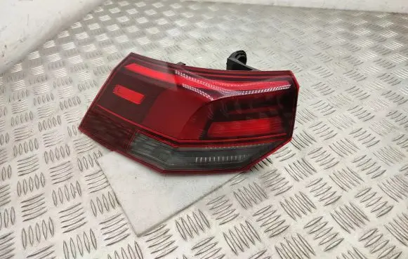 Volkswagen Golf VIII Rear/tail lights 5H0945095C