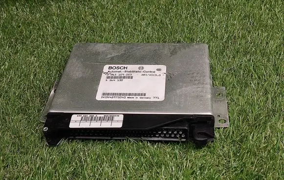 BMW 5 E39 ABS control unit/module 1164130 0265109023