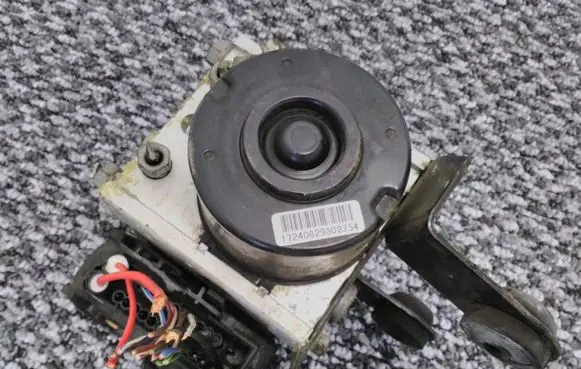 Ford Focus ABS Pump 17240829302754