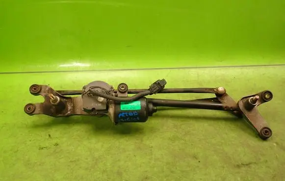 KIA Sorento Front wiper linkage and motor 981003E100