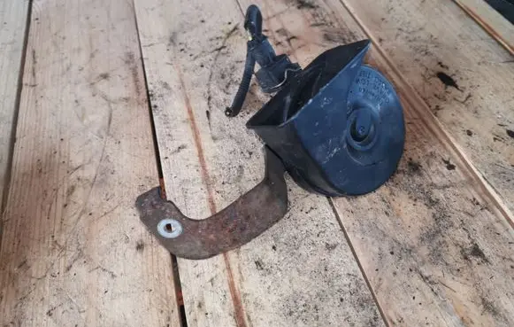 Volvo S40 Horn signal