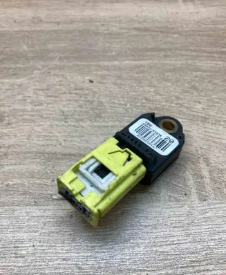 Toyota Avensis T270 Airbag deployment crash/impact sensor 8983105030
