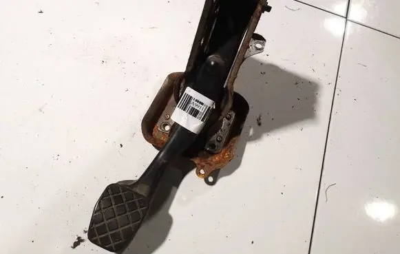 Skoda Octavia Mk2 (1Z) Clutch pedal 1k1721057