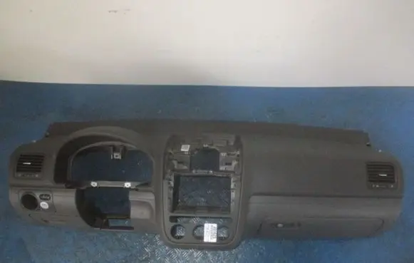 Volkswagen Golf V Dashboard 