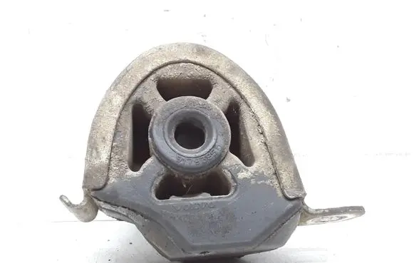 Volvo S60 Muffler mount bracket/holder 9179385