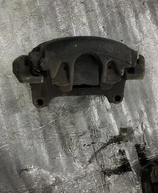 Volkswagen PASSAT B6 Front brake caliper