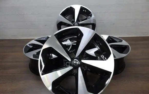 Nissan Qashqai R17 alloy rim 