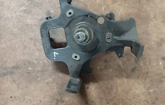 Dodge Durango I Front wheel hub spindle knuckle 52039377