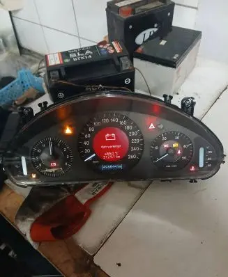 Mercedes-Benz E W211 Speedometer (instrument cluster) A2115403347 110080283