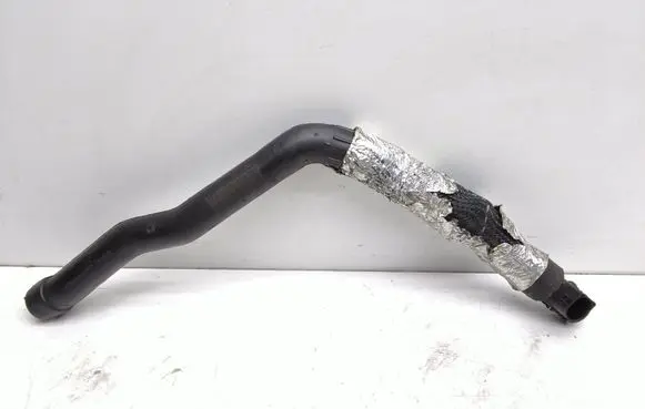 Mercedes-Benz C W204 Breather hose/pipe A6510101282