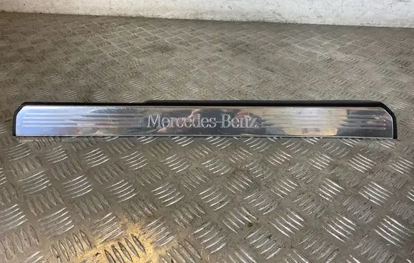 Mercedes-Benz S W221 Front sill trim cover A2216800135