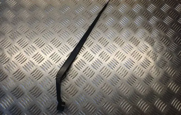 Front wiper blade arm