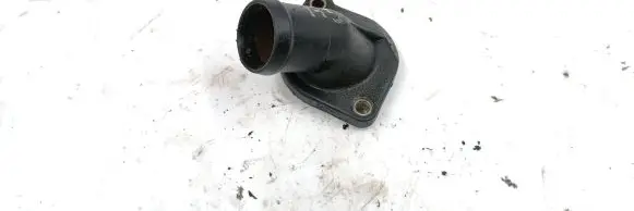 Audi A4 S4 B5 8D Engine coolant pipe/hose 048121121B