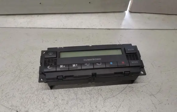 Volkswagen PASSAT B5 Climate control unit