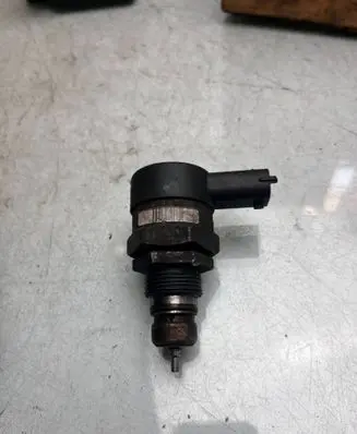 Renault Trafic II (X83) Fuel pressure sensor 028100275 8200426582 32312092