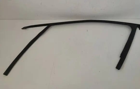 Audi e-tron Front door rubber seal 4KE837432B