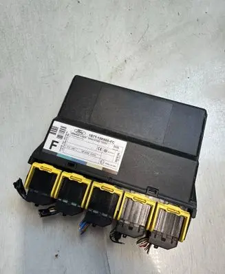 Ford Focus Comfort/convenience module 1S7T15K600FC