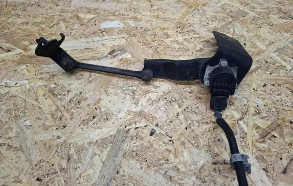 Mazda 6 Rear height level sensor lever 