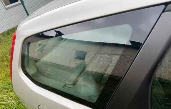 Ford Focus Rear side window
