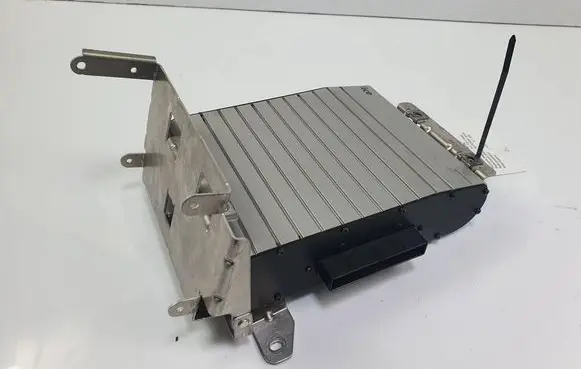 Audi A8 S8 D4 4H Sound amplifier 4H0035466
