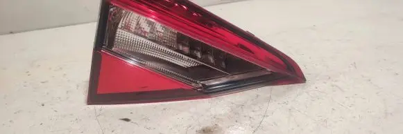 Skoda Superb B8 (3V) Tailgate rear/tail lights 3V5945307B F0G135W40A TAL13518W