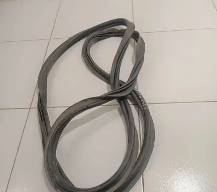 Mercedes-Benz ML W166 Trunk rubber seal (body) A1667400078