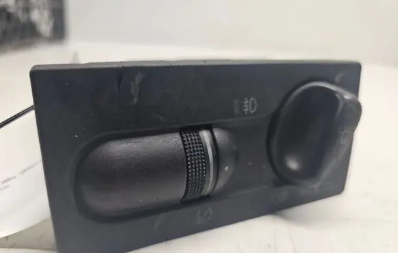 Volkswagen Golf III Light switch 1H6941531A