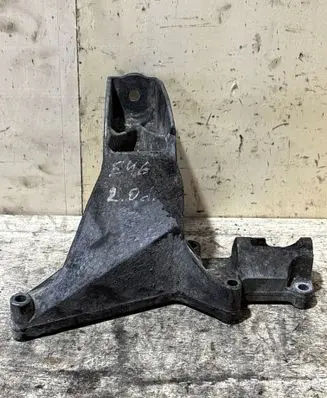 BMW 3 E46 Engine mounting bracket 6753225 22116753225