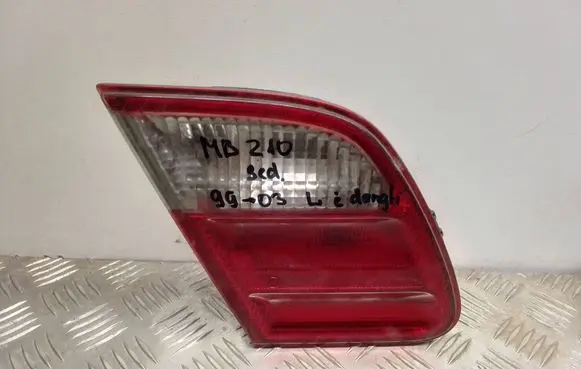 Mercedes-Benz E W210 Tailgate rear/tail lights A2108203764