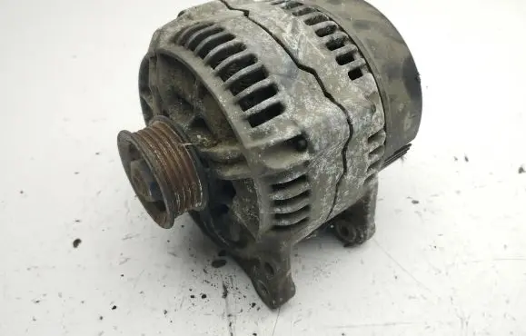 Audi A4 S4 B5 8D Generator/alternator 028903028F