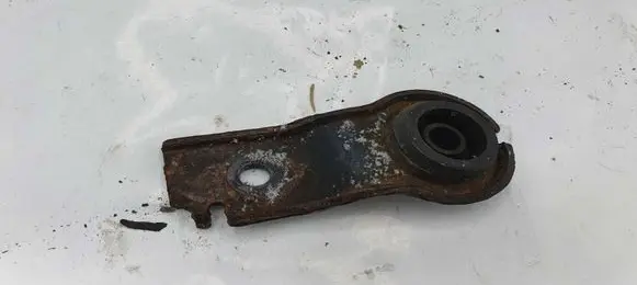 Toyota Avensis T220 Radiator mount bracket A121652327010