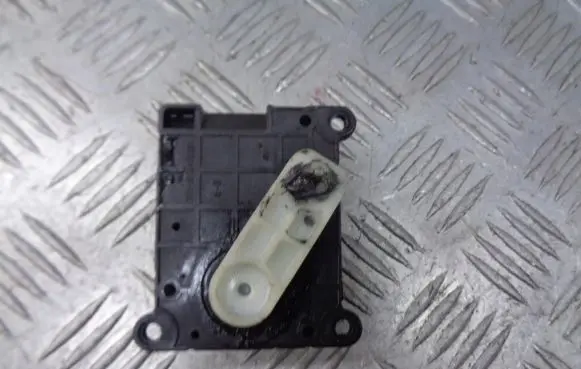 KIA Rio A/C air flow flap actuator/motor B40073-0570