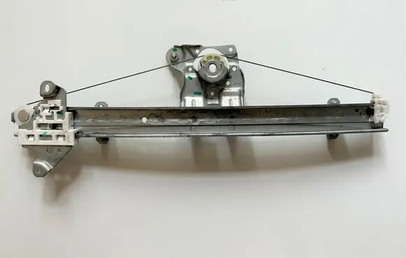 Nissan X-Trail T32 Front window lifting mechanism without motor 807204BA1A